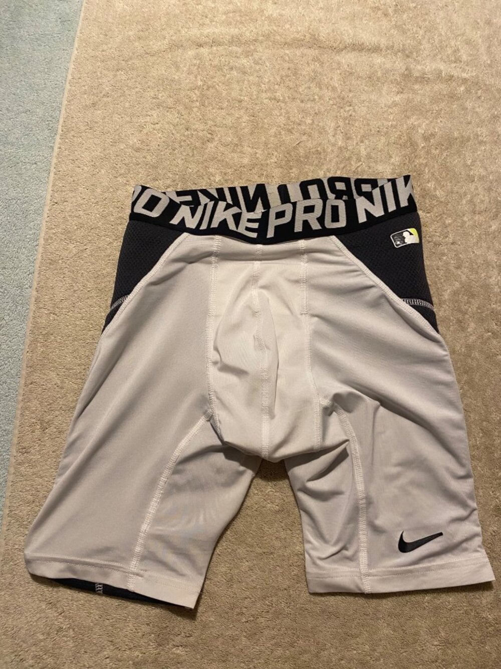 Nike Pro Hyperstrong Compression Shorts White Size Boys youth Large